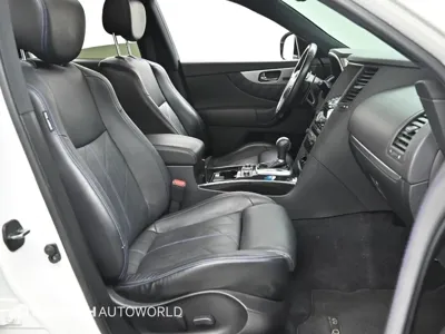 Infiniti QX70