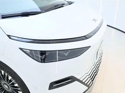 Xpeng X9