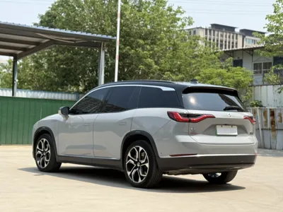 Nio ES8