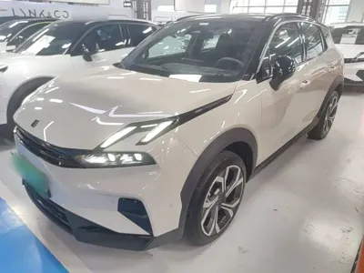 Lynk & Co 06