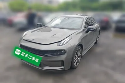 Lynk & Co 03