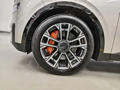 Lynk & Co 领克900