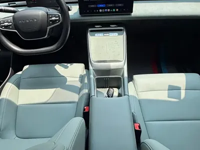 Roewe 荣威D6