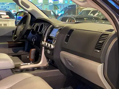 Toyota Sequoia