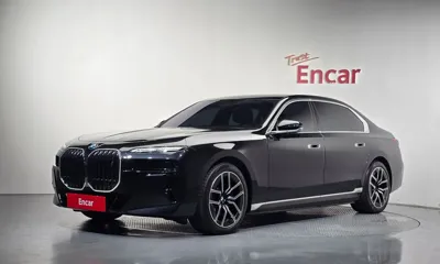 BMW i7