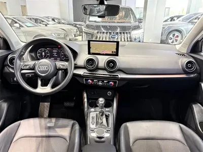 Audi Q2L e-tron