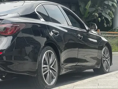 Infiniti Q50L