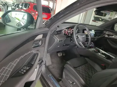 Audi Q6