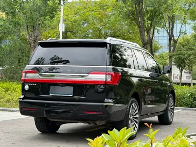 Lincoln Navigator