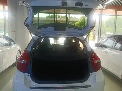 Toyota Yaris L