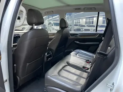 Roewe RX8