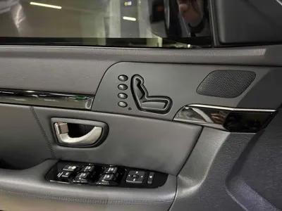 Kia Opirus