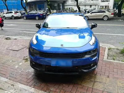 Lynk & Co 02