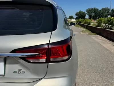 Roewe ei5