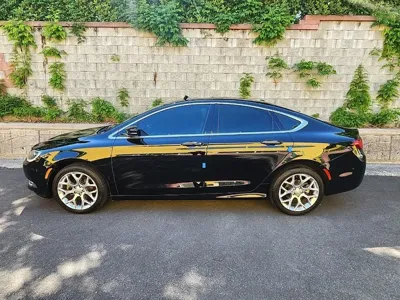 Chrysler 200