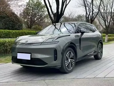 Lynk & Co 08 EM-P