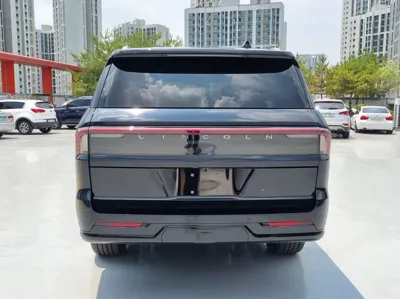 Lincoln Navigator
