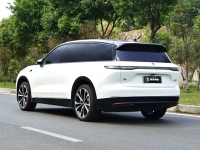 Nio ES8