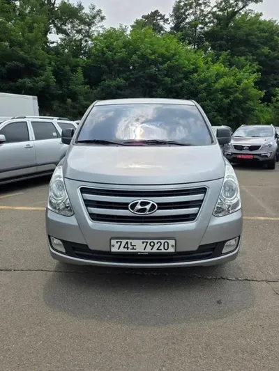 Hyundai Starex