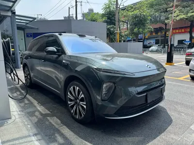 Nio ES8