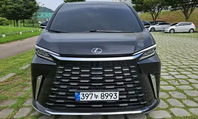 Lexus LM