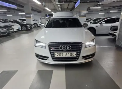 Audi S8
