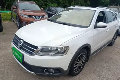 Volkswagen Cross Lavida