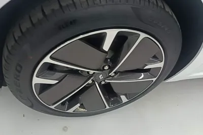Li Auto L6