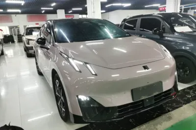 Lynk & Co Z20