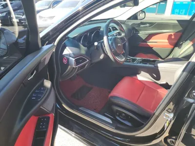 Jaguar XE