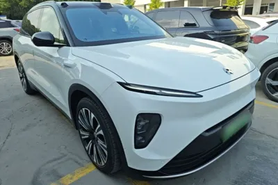 Nio ES8