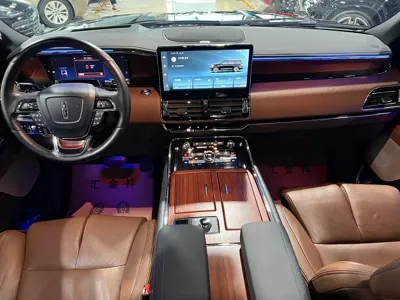 Lincoln Navigator