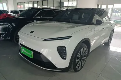 Nio ES8