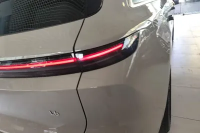 Li Auto L6