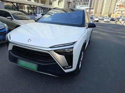 Nio ES8