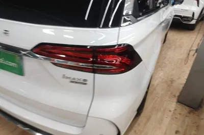 Roewe iMAX8