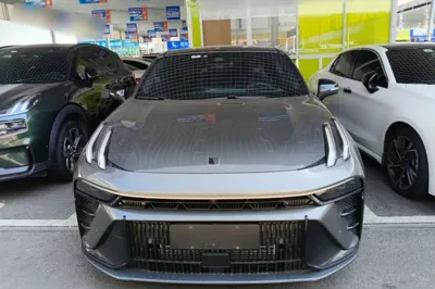 Lynk & Co 03