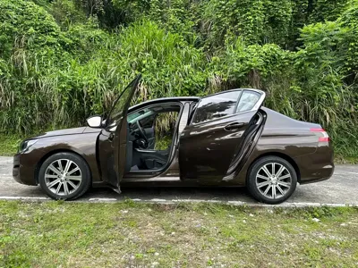 Peugeot 408
