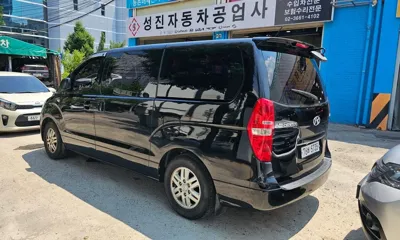 Hyundai Starex