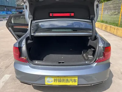 Volvo S90 PHEV