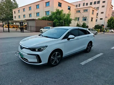 BAIC EU5