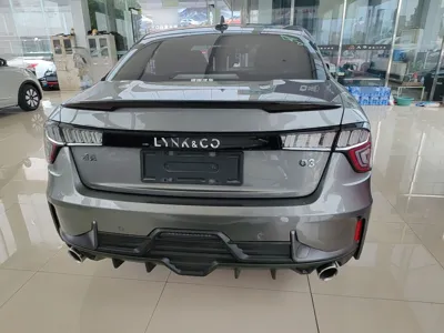 Lynk & Co 03