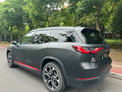 Nio ES8