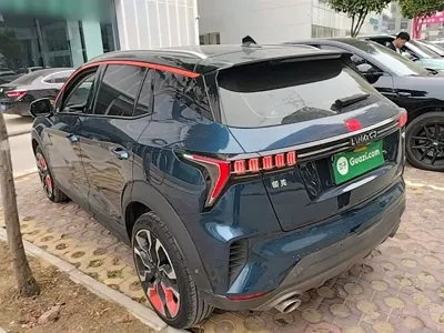 Lynk & Co 06