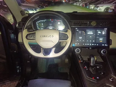 Lynk & Co 01