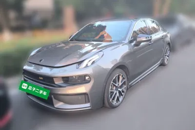 Lynk & Co 03