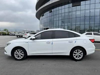 Roewe i5