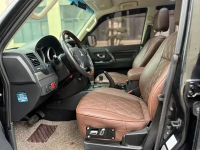 Mitsubishi Pajero (Import)