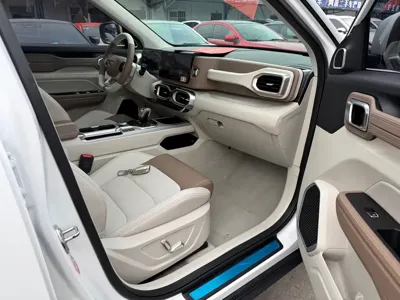 Geely ICON
