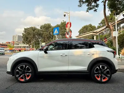 Lynk & Co 06